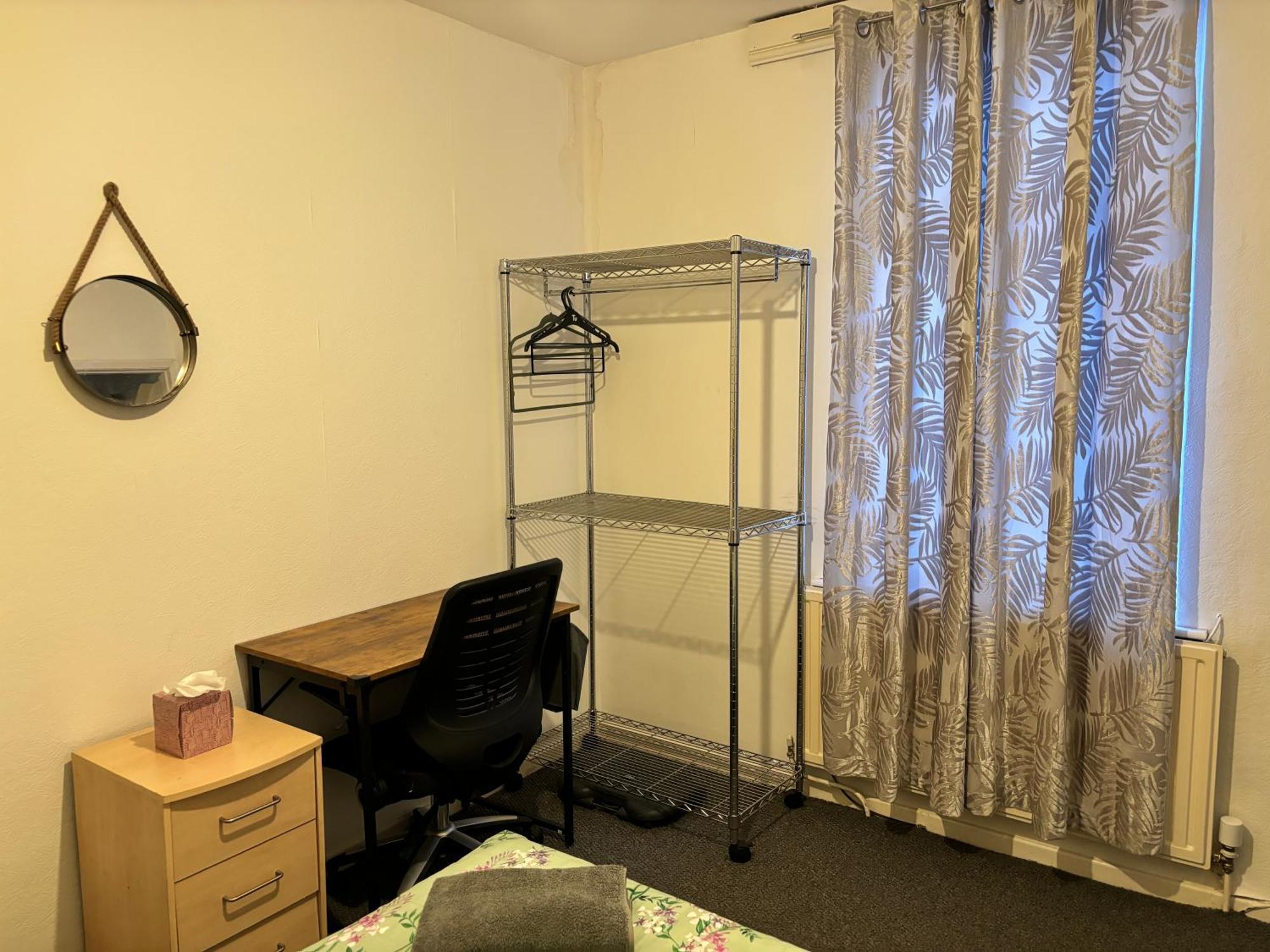Entire 3 Bedroom House- Free Parking Liverpool Exterior photo